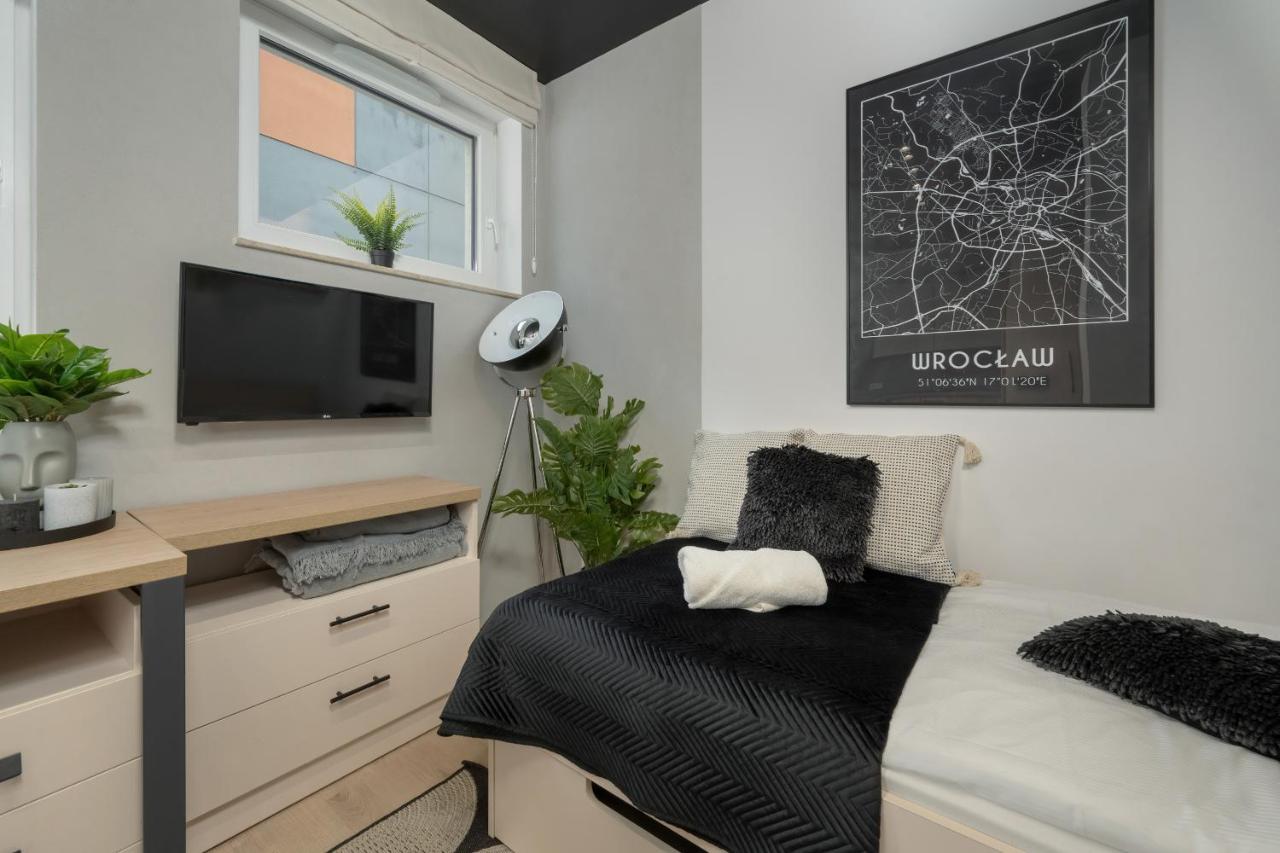 Trendy Studios With Home Office Near Wroclaw Main Station By Noclegi Renters エクステリア 写真