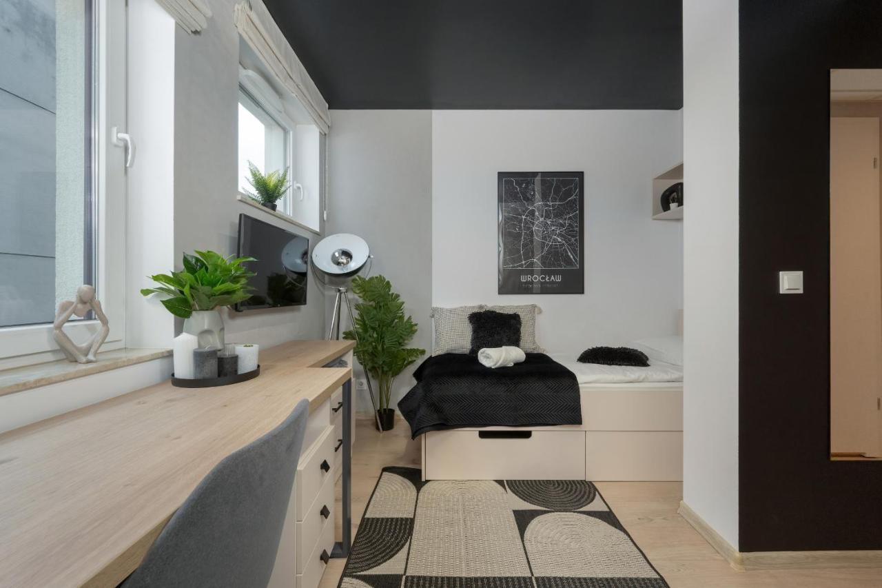 Trendy Studios With Home Office Near Wroclaw Main Station By Noclegi Renters エクステリア 写真